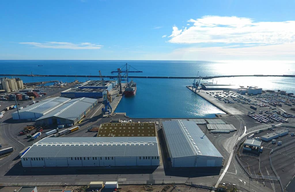 Couverture photovoltaïque port de Sète